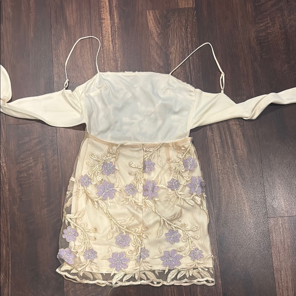 Lucy in the Sky - Gold Floral mesh dress - warn once - perfect condition- medium - Picture 2 of 3